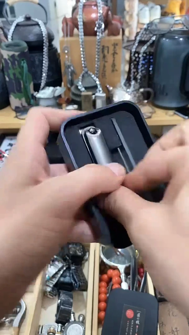 瓷片闪购商品  如图所示