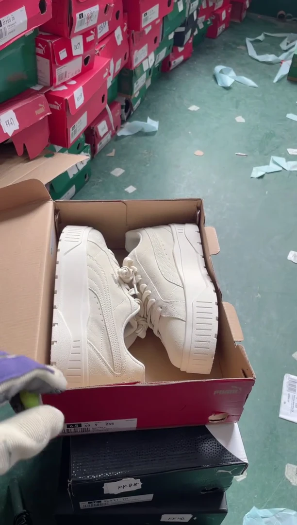 彪马时尚休闲运动鞋40M  LL9