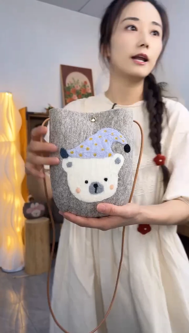 羊毛非遗纯手工 羊毛毡包包