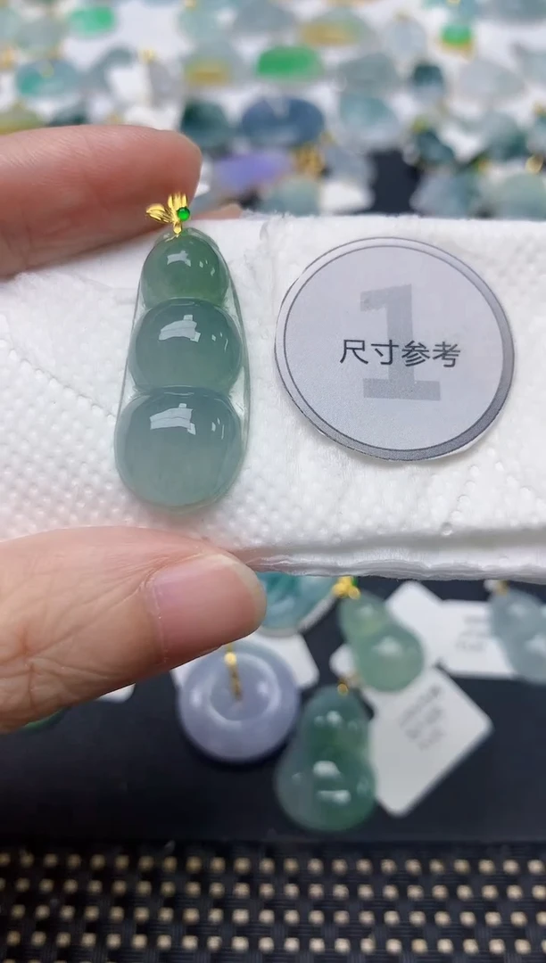 颈饰18K金镶嵌翡翠天然缅甸A货翡翠