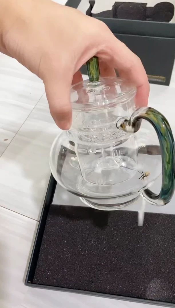 凤尾/宫灯壶/青绿