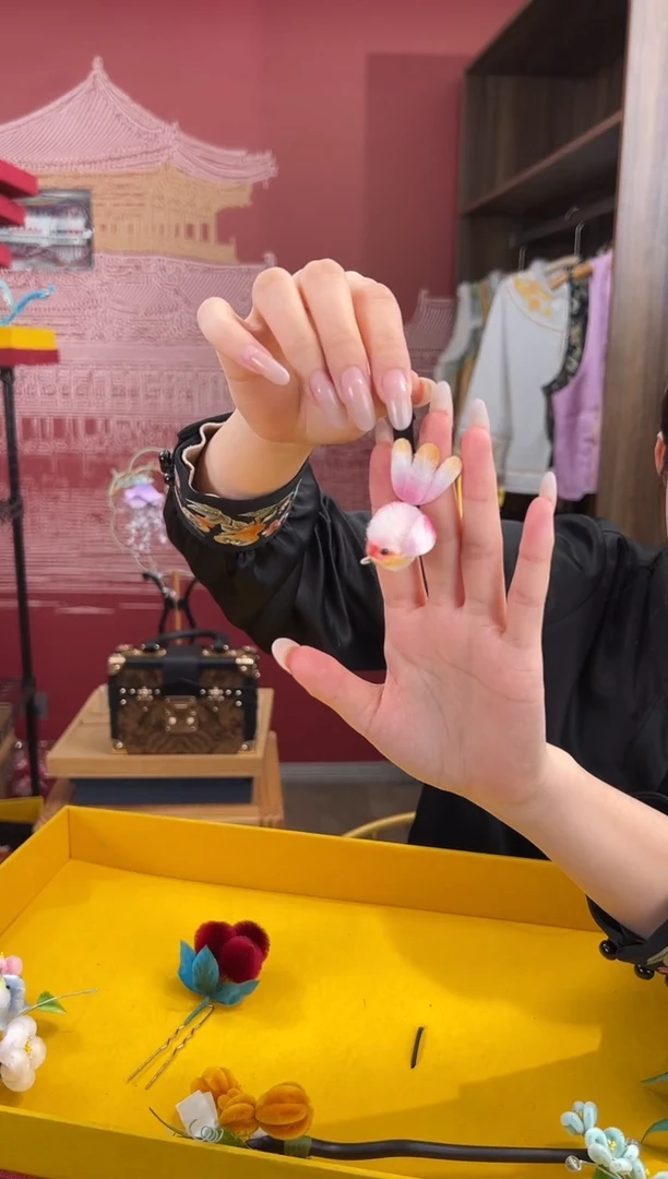 【闪购商品】刺绣非遗绒花（发饰）