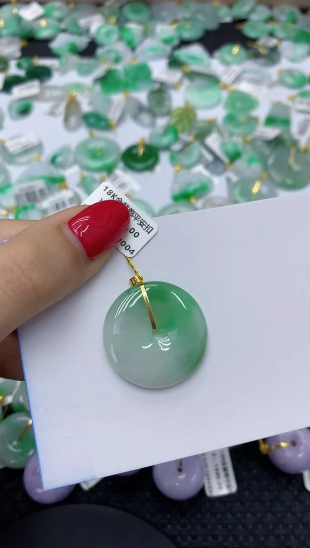 翡翠18K金镶嵌颈饰111111111111