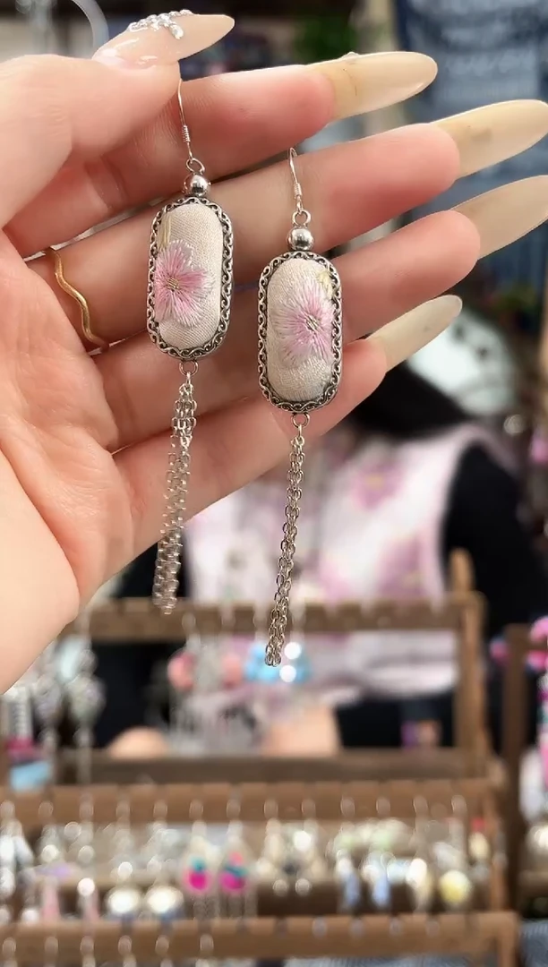 织绣民族风非遗老绣苗银饰品420