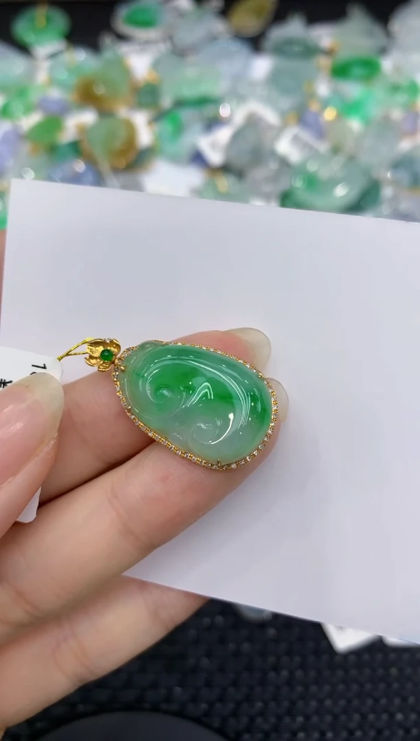 【闪购商品】翡翠颈饰18K金镶嵌8888888888