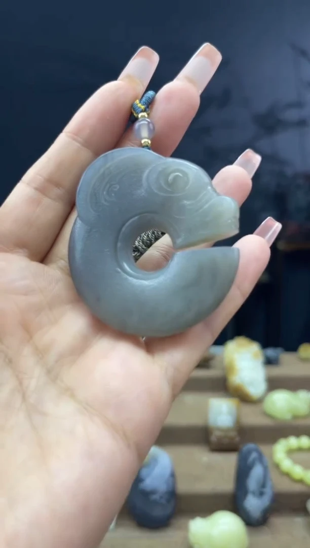 颈饰未镶嵌和田玉1