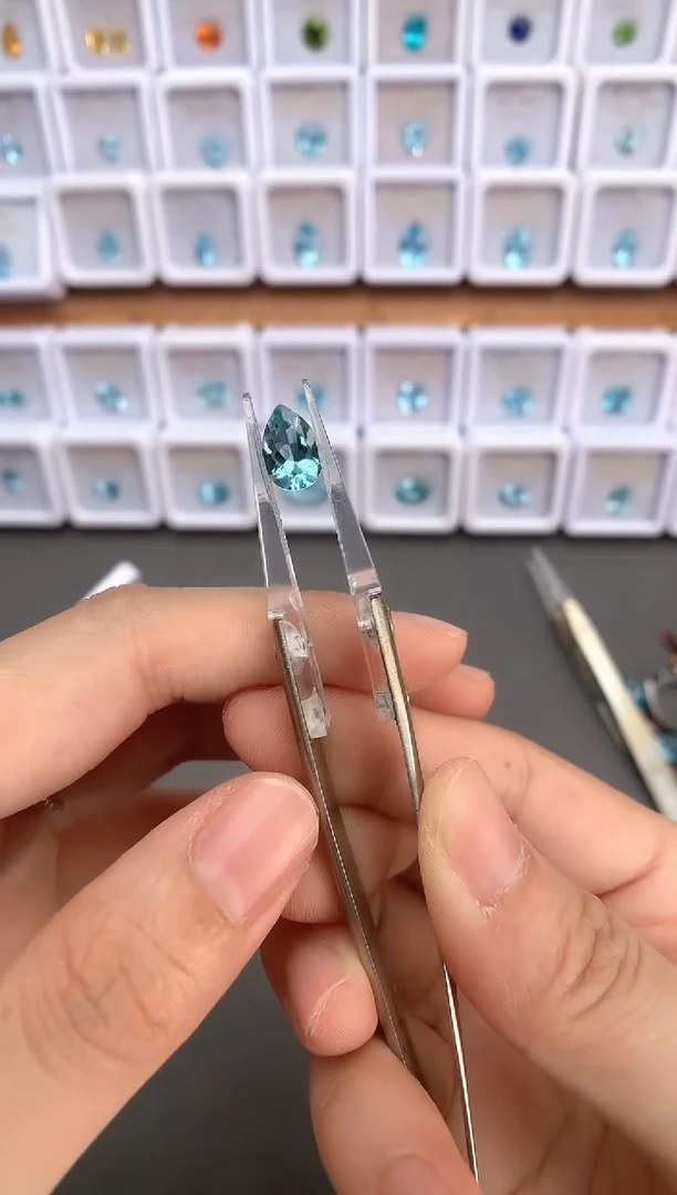未镶嵌裸石定制海蓝宝石1.36ct 02045 超圣