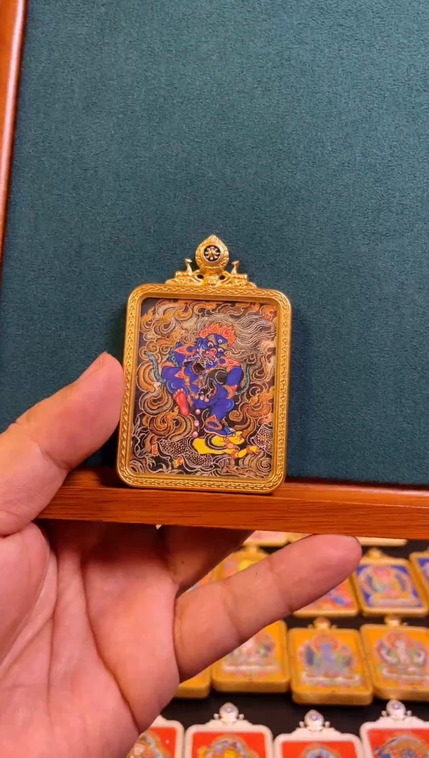 吊坠手绘唐卡《黑C》