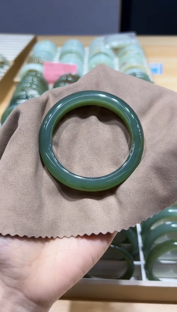 【闪购商品】和田玉手镯未镶嵌v0252圈口55