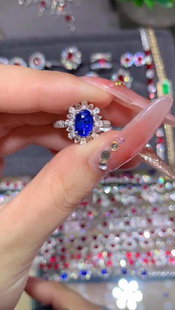 戒指蓝宝石18K金镶嵌1.74CT