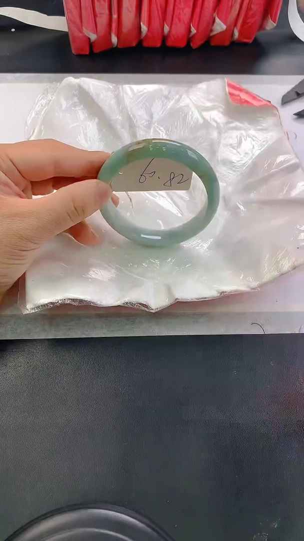 未镶嵌手镯翡翠82