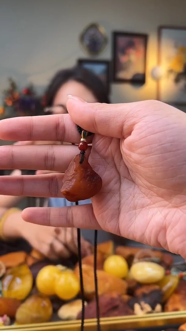 琥珀颈饰未镶嵌吊坠