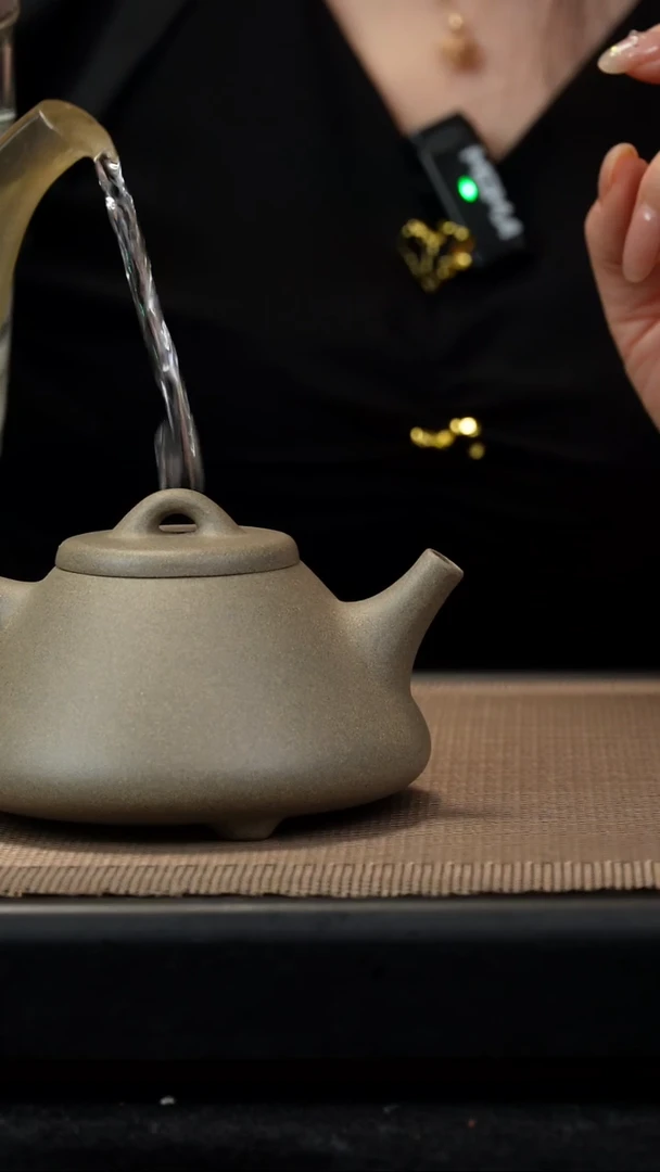 茶壶紫砂青段子冶250c