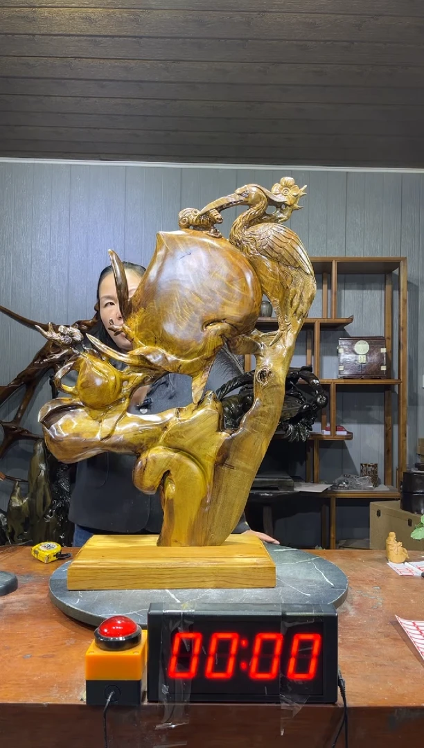 金丝楠阿*树根料一路连升摆件