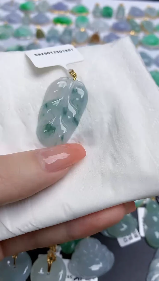 【闪购商品】翡翠颈饰18K金镶嵌天然缅甸翡翠A货