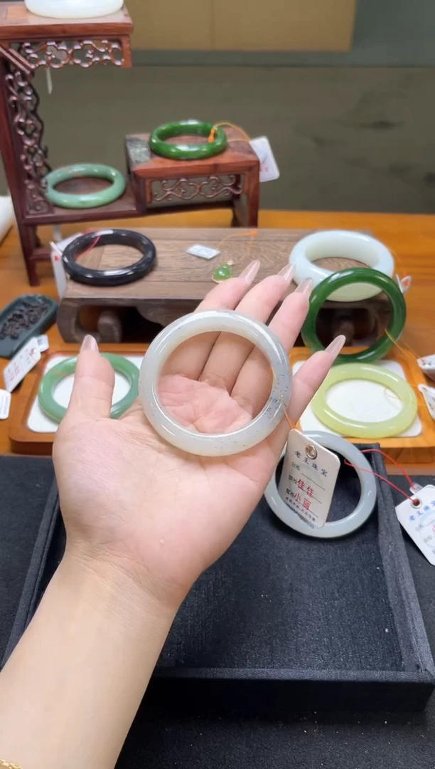 未镶嵌手镯和田玉新疆黑山 54圈 9012172