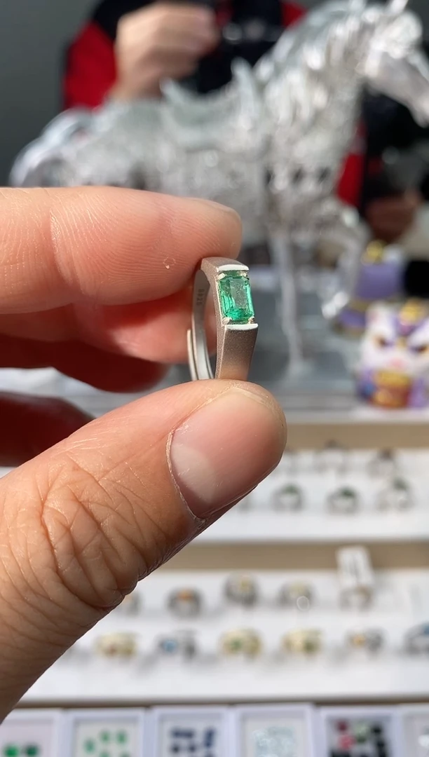 【闪购商品】祖母绿戒指银S925镶嵌活口戒圈拍下备注身高体重