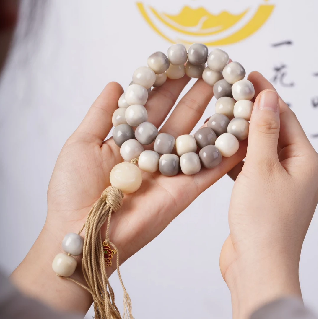 （江南烟雨）大规格烟灰色菩提根搭机器猫DIY手持文玩手串（盘玩袋）