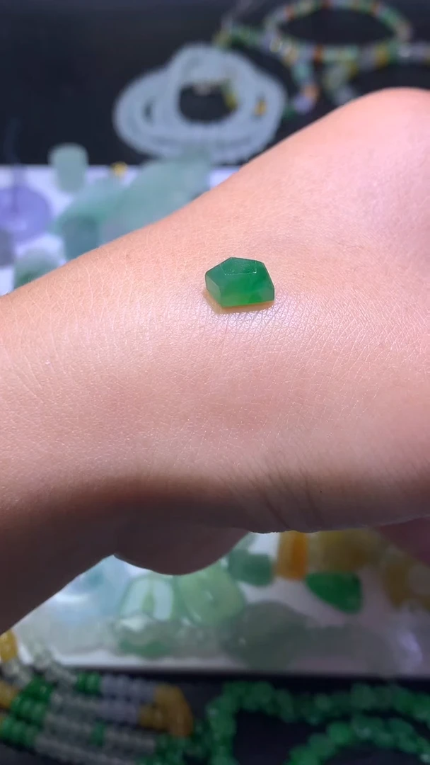 未镶嵌定制翡翠毛货