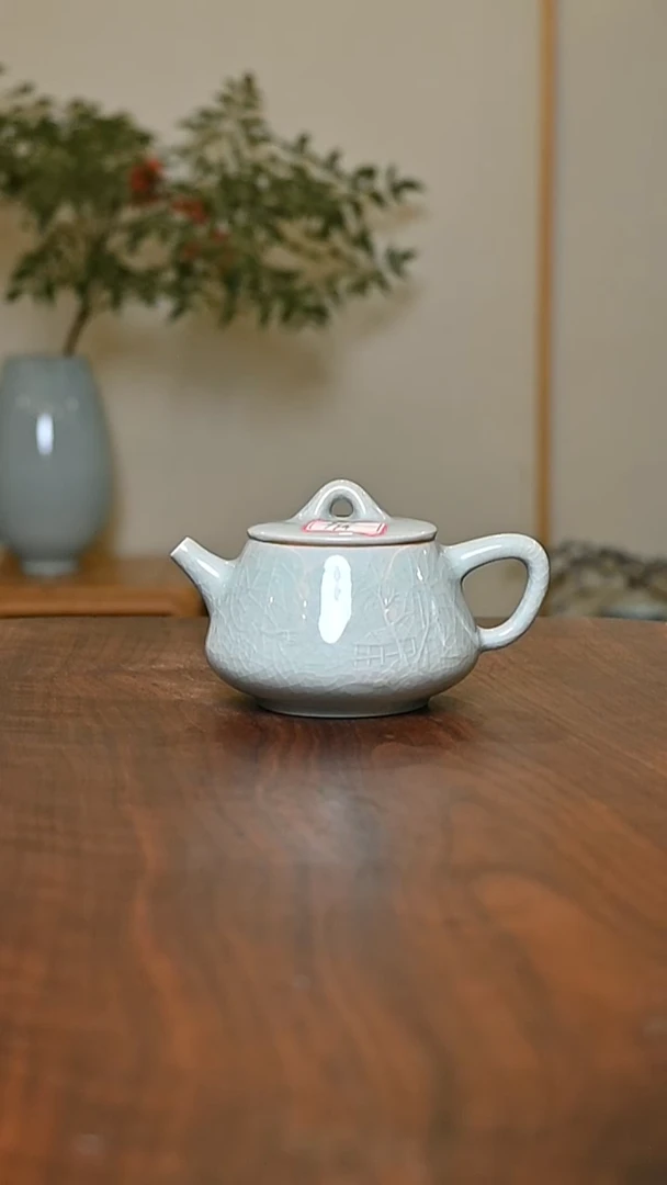 11#石瓢壶 粉青釉 微瑕 朱字款