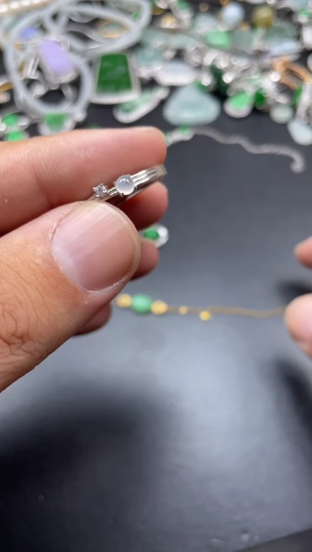 【闪购商品】翡翠颈饰未镶嵌自营