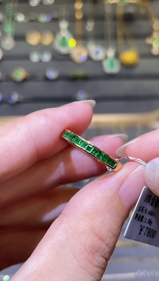 18K金镶嵌戒指祖母绿无烧0.45ct