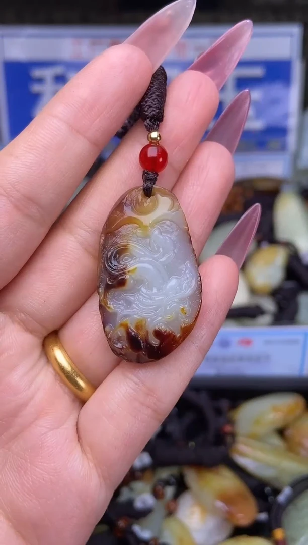 和田玉未镶嵌颈饰1