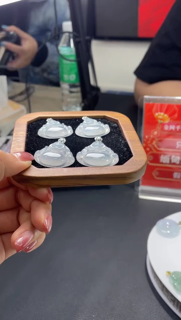 18K金镶嵌定制翡翠DDJ44456/多样性发一件