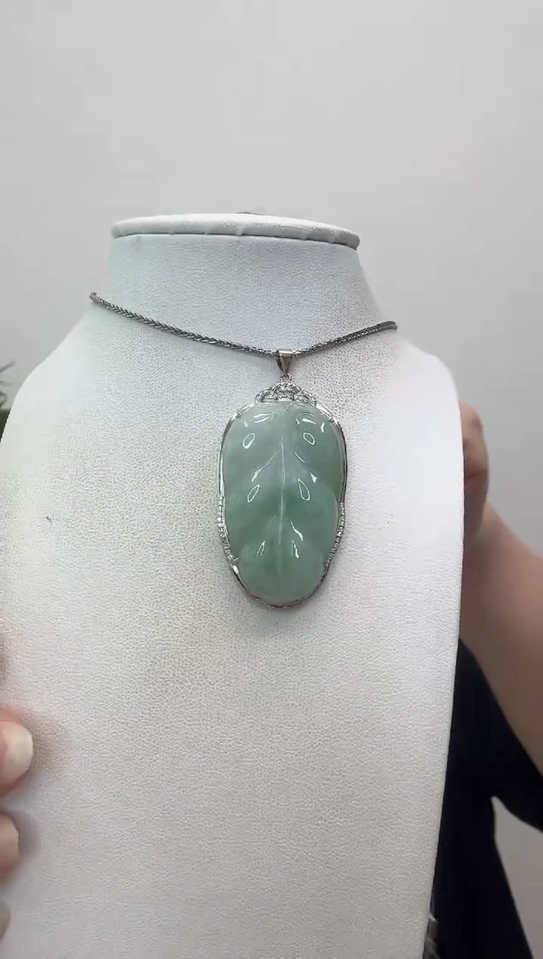 翡翠银S925镶嵌吊坠(赠链)叶子