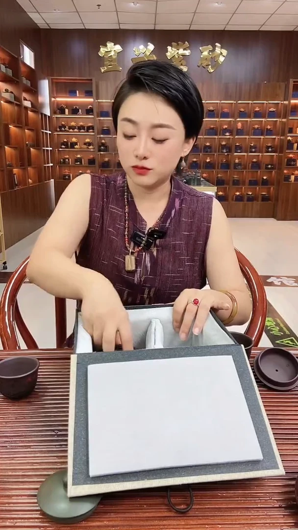 茶壶紫砂景秀山居福运扁韵一壶两杯套组 赤龙血砂