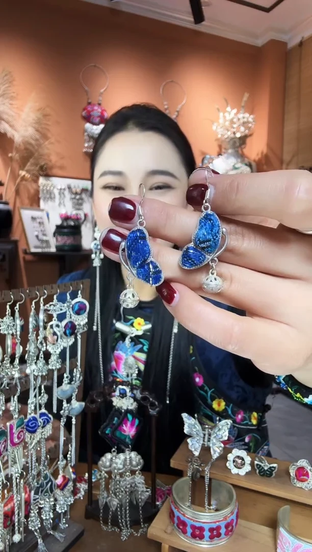 【闪购商品】刺绣纯手工民族风耳环