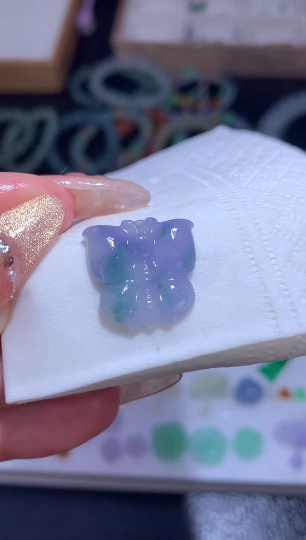 未镶嵌定制翡翠蝴蝶