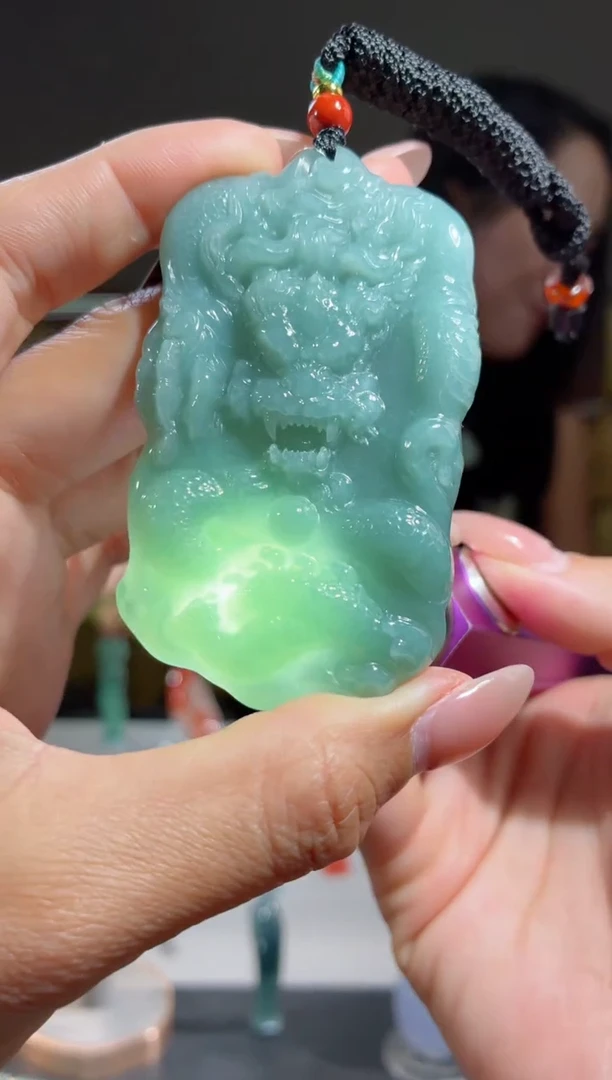 吊坠(不含链)未镶嵌翡翠龙牌