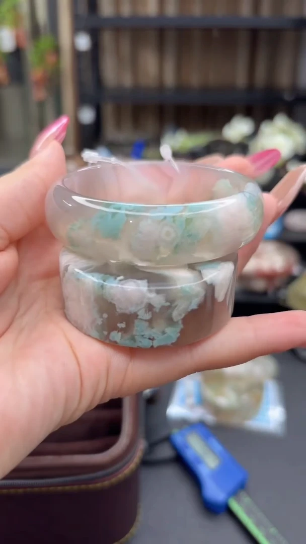 未镶嵌手镯石英质玉414(54圈赠送镯心)白龙纹