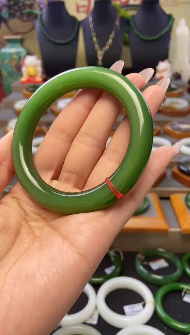 未镶嵌手镯和田玉高端收藏级碧玉手镯59