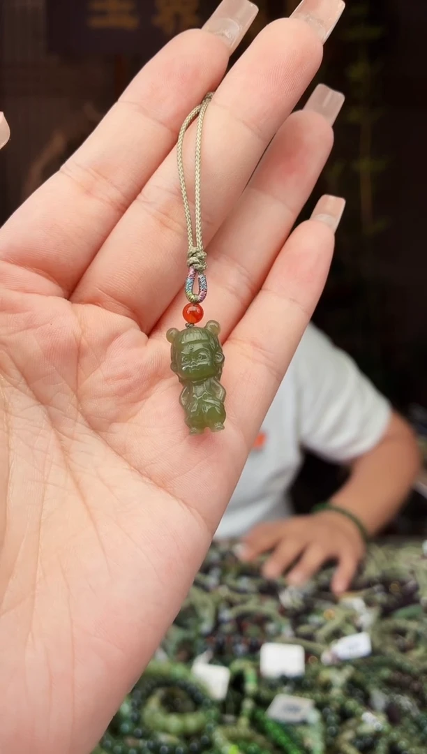 和田玉未镶嵌颈饰拍一发一