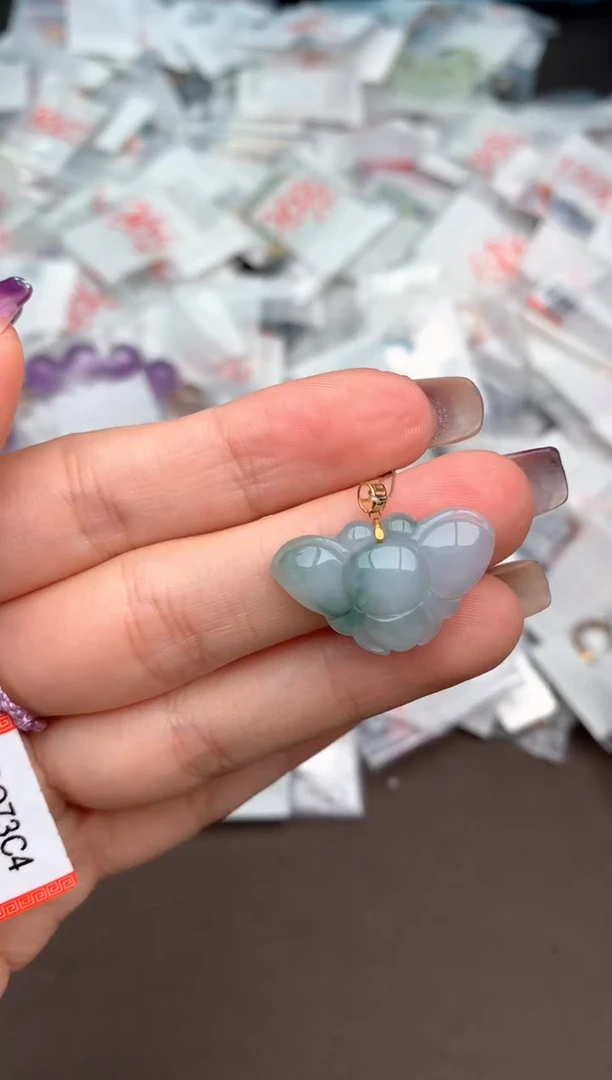 翡翠挂件18K金镶嵌—