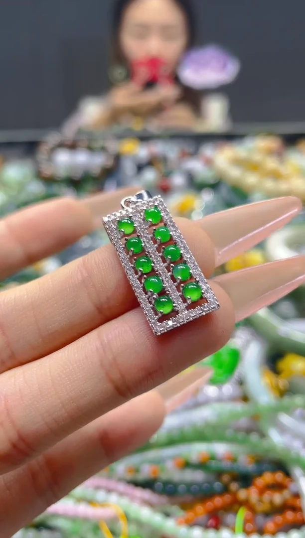 颈饰未镶嵌翡翠/K/翡翠A货，一件也是批发价