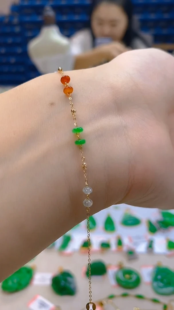 颈饰18K金镶嵌翡翠新号开播 全场乱卖