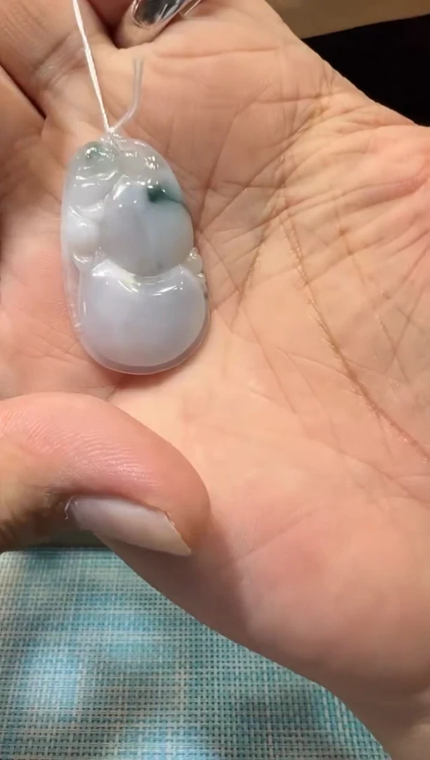 翡翠未镶嵌颈饰吊坠