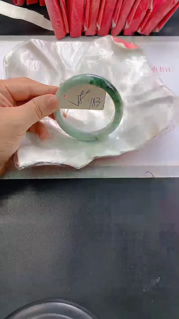 未镶嵌手镯翡翠183