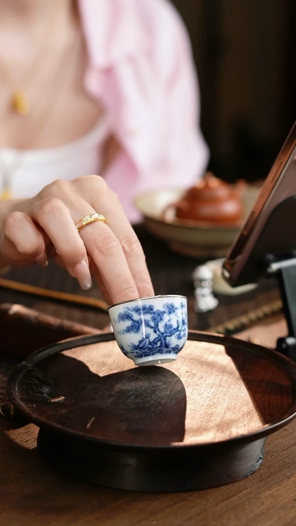 包银松竹梅青花杯