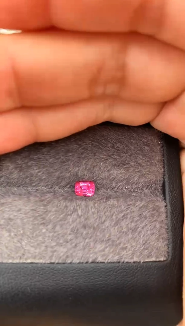 未镶嵌裸石定制尖晶石枕型 绝地 0.63ct