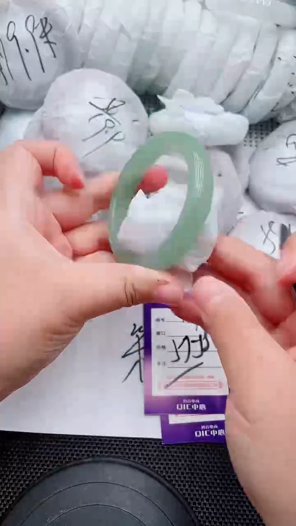 未镶嵌手镯石英质玉157-57-58