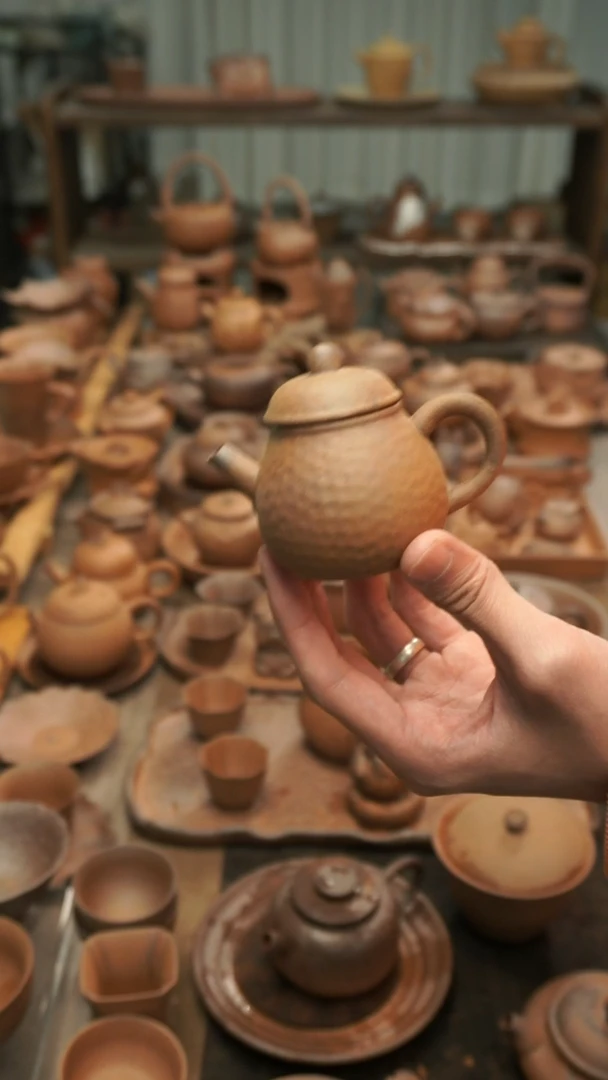 原矿老岩泥精工  锤纹小梨壶80ml