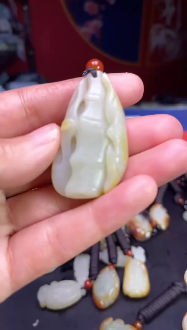 颈饰未镶嵌和田玉1