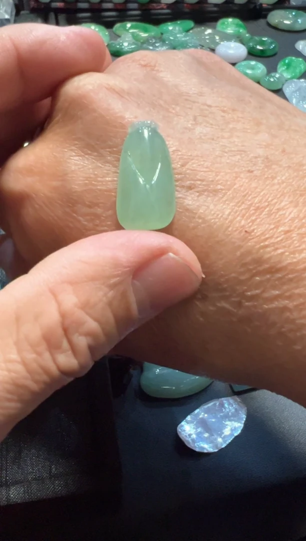 【闪购商品】翡翠挂件未镶嵌玉兰花