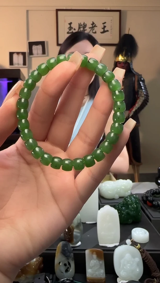 和田玉未镶嵌颈饰碧玉老型手串