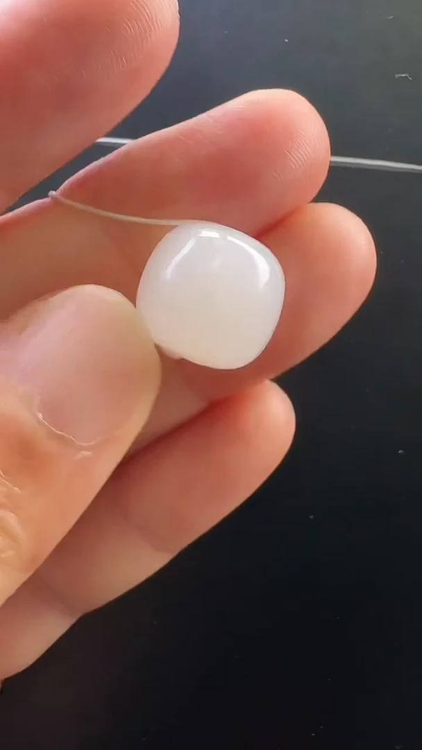 颈饰未镶嵌和田玉吊坠