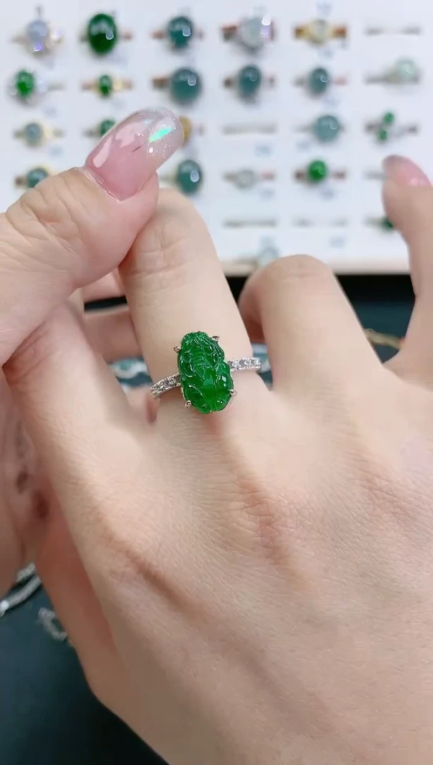 翡翠戒指银S925镶嵌天然翡翠